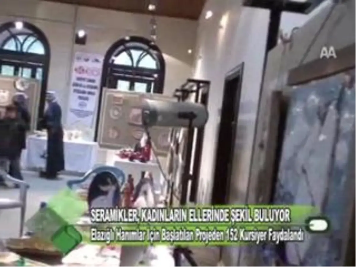 Seramikler, Kadınların Ellerinde Şekil Buluyor 23.11.2011