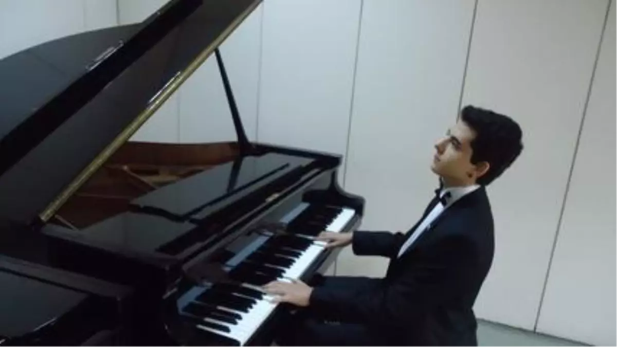 Şimdi Uzaklardasın Söyleyen: Oya Senfonik Piyano Resitali Zeki Müren Şarkı Türk Sanat Müziği Solo...