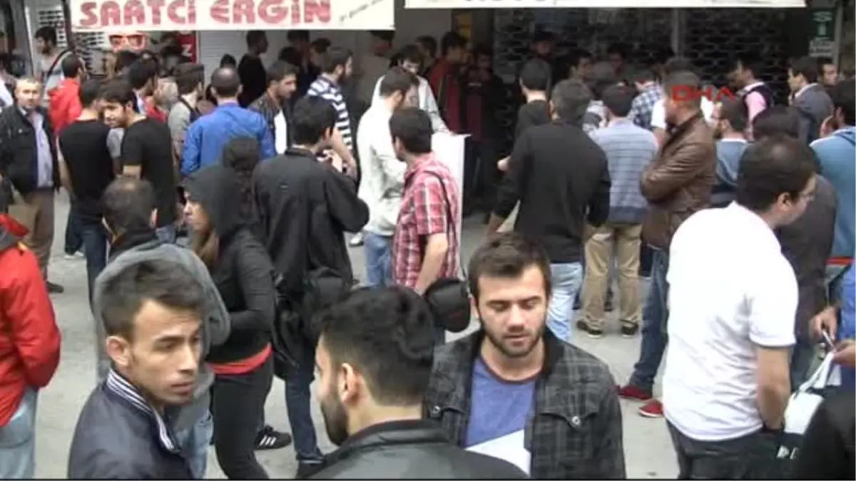 Üniversite Öğrencileri Yüksek Ev Kiralarını Protesto Etti