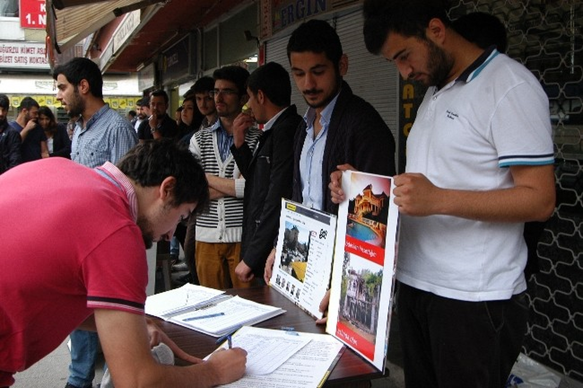 Üniversite Öğrencilerinden Kira Protestosu