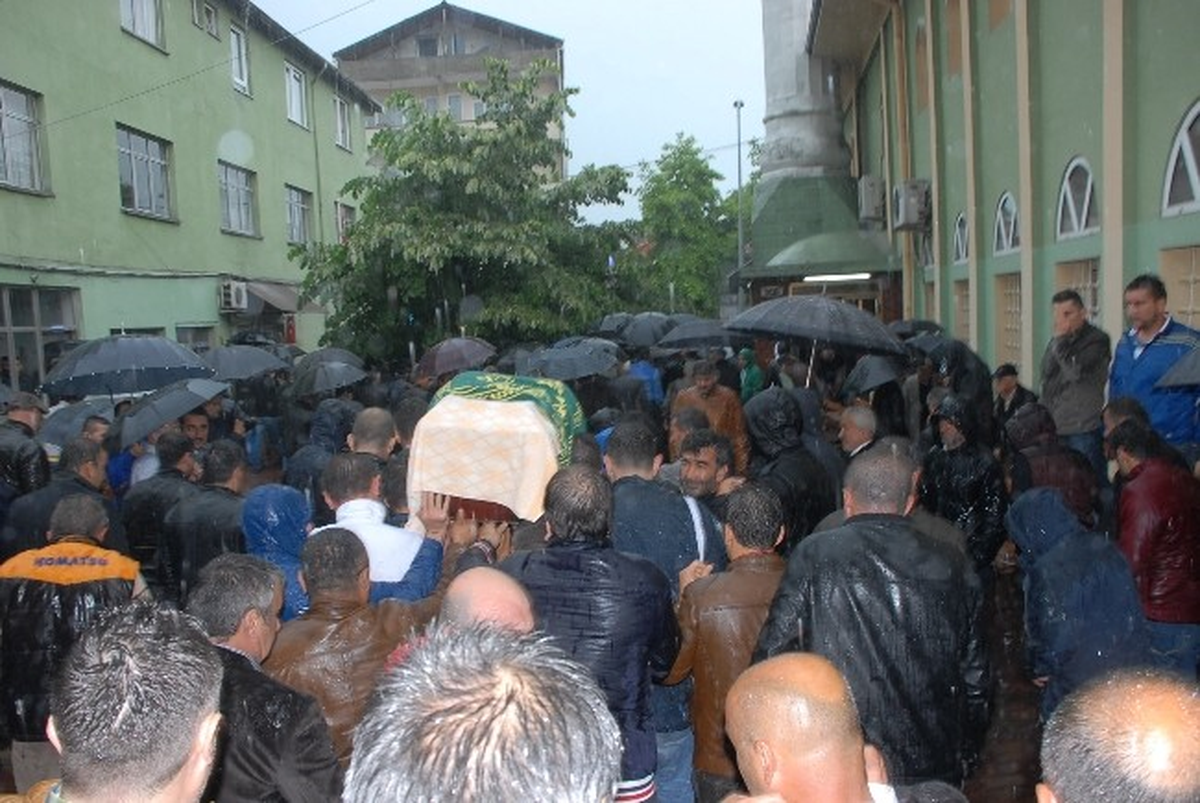 Yeğeninin Çarptığı Amca Son Yolculuğuna Uğurlandı