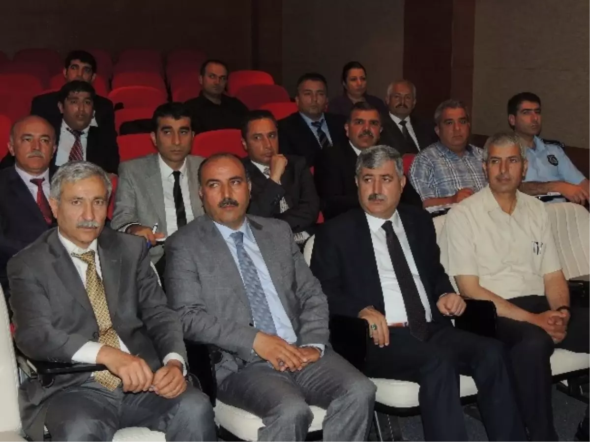 Yeşilyurt Belediyesi, Personeline Hizmet İçi Eğitim Semineri Verdi