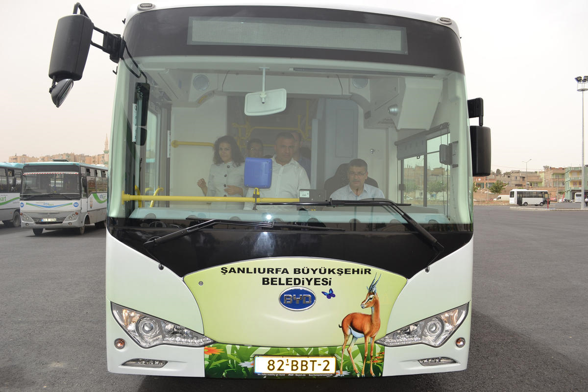 Başkan Güvenç Elektrikli Otobüsü Kullandı