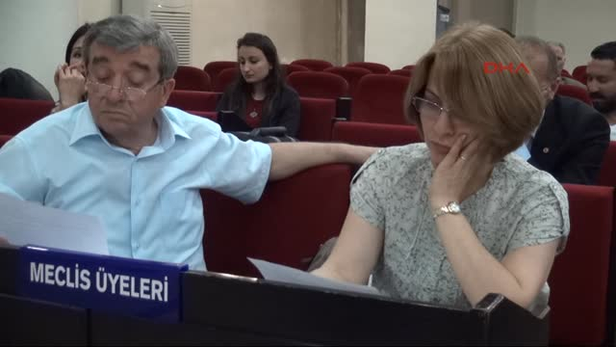 Belediye Meclisinde Halk Otobüsü Gerginliği