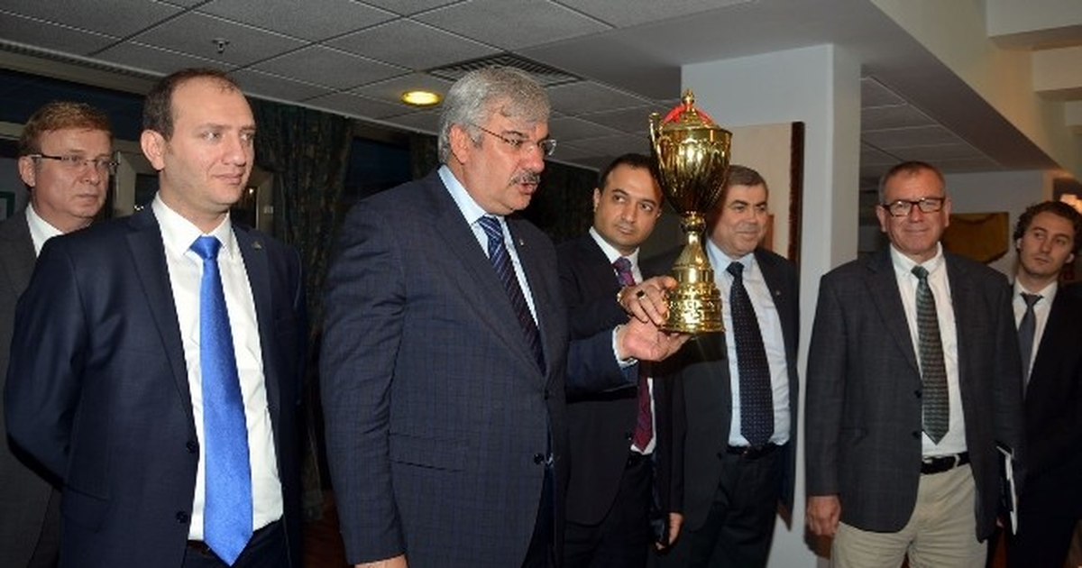 Bursaspor Yönetim Kurulu Sporcularla Yemekte Buluştu