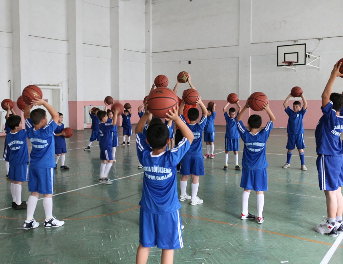 Büyükşehir Belediyesi\'nin Yaz Spor Okulları Başlıyor