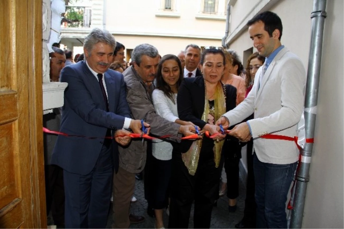 Büyükşehir Belediyesi Resim Bölümü Öğrencilerinin Resim Sergisi