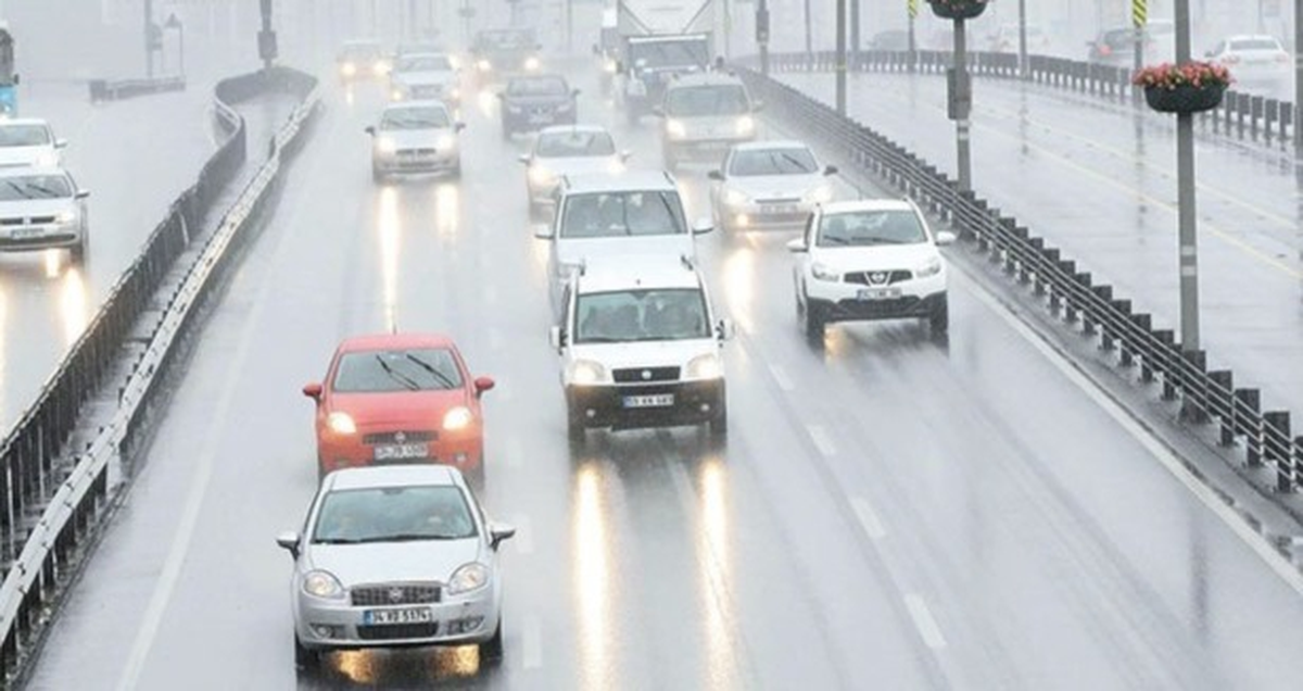 E-5\'te Yağmur Trafiği