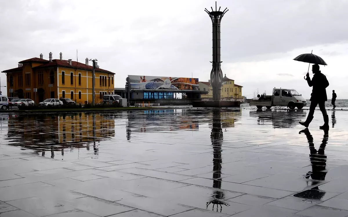 İzmir\'de Sağanak Etkili Oldu