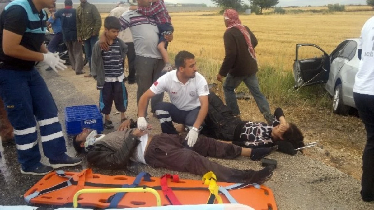 Kırıkhan\'da Trafik Kazası: 6 Yaralı