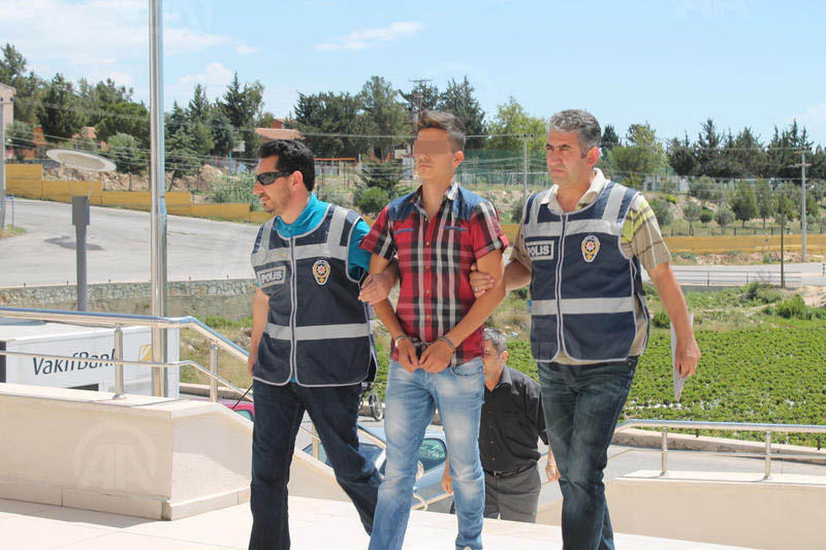 Kız Öğrenciye Okul Yolundaki Silahlı Saldırı