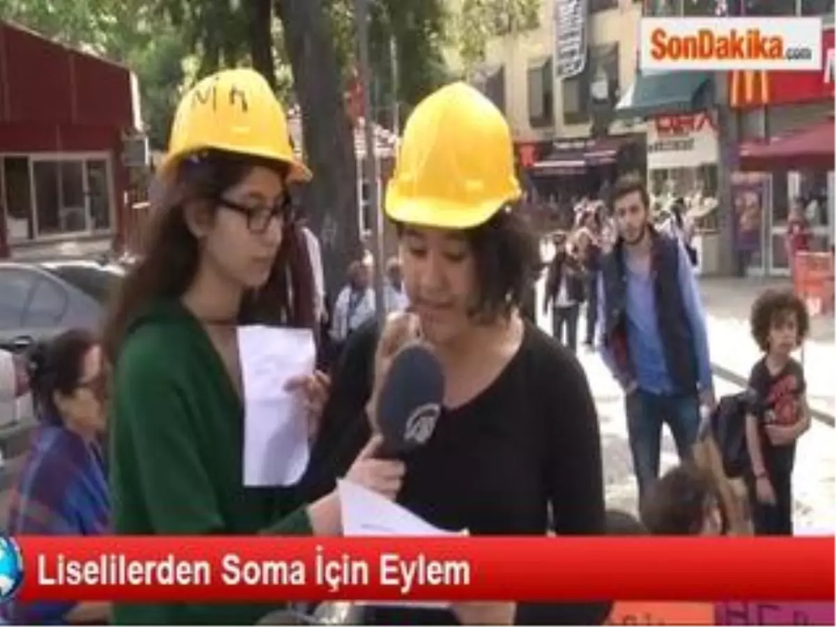 İstanbul\'da Liselilerden Soma İçin Eylem