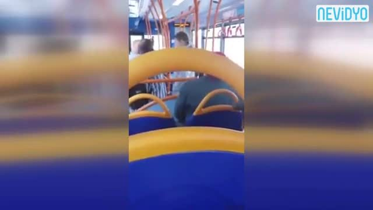 Londra Otobüsündeki Kavgayı Türkçe Engellemeye Çalışan Amca