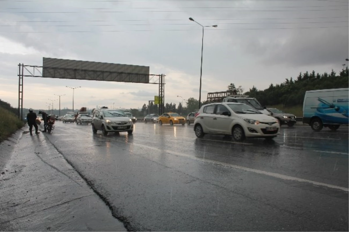 Megakent İstanbul Sağanak Yağışa Teslim Oldu