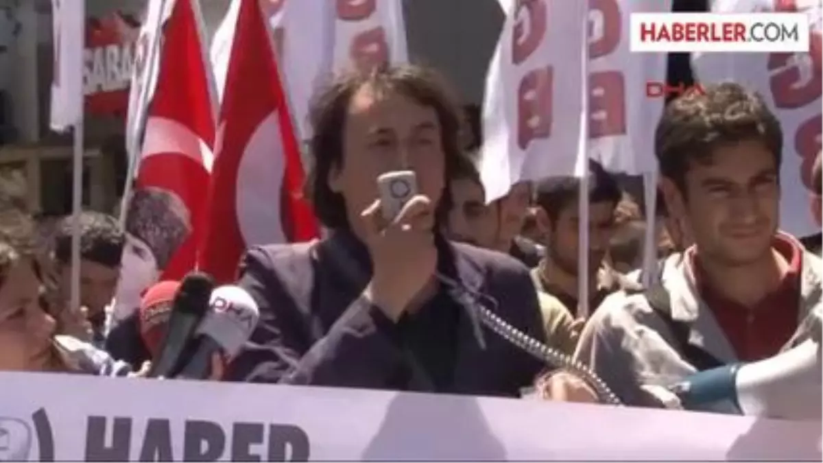 Tv Binası Önünde Protesto