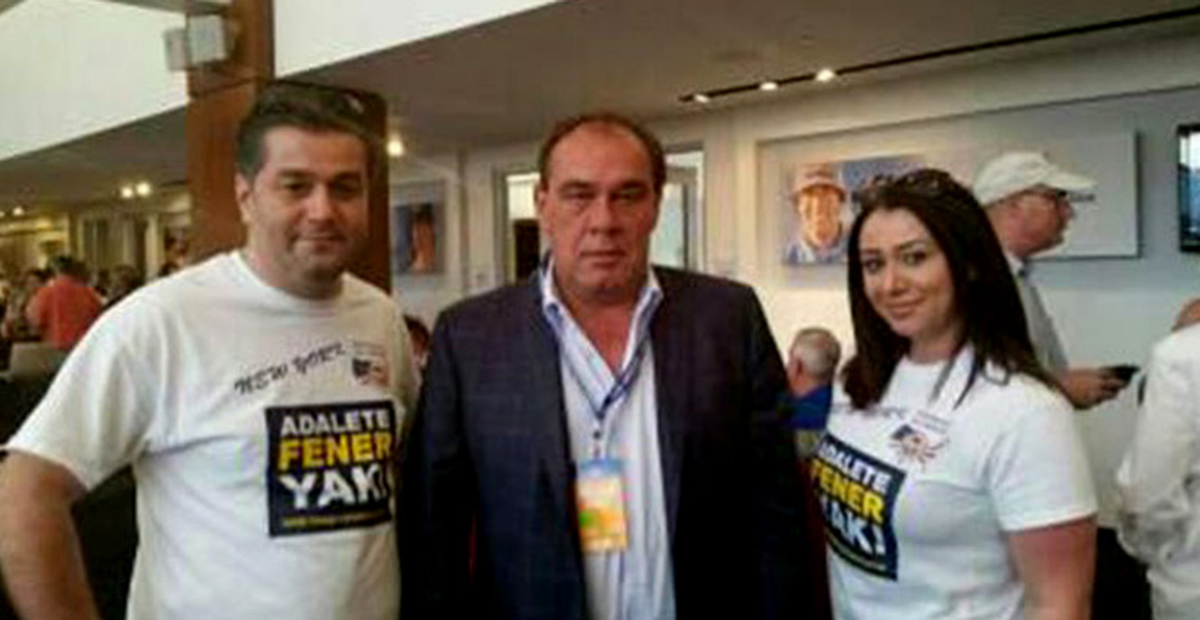 Yıldırım Demirören'den 'Adalete Fener Yak' Fotoğrafı