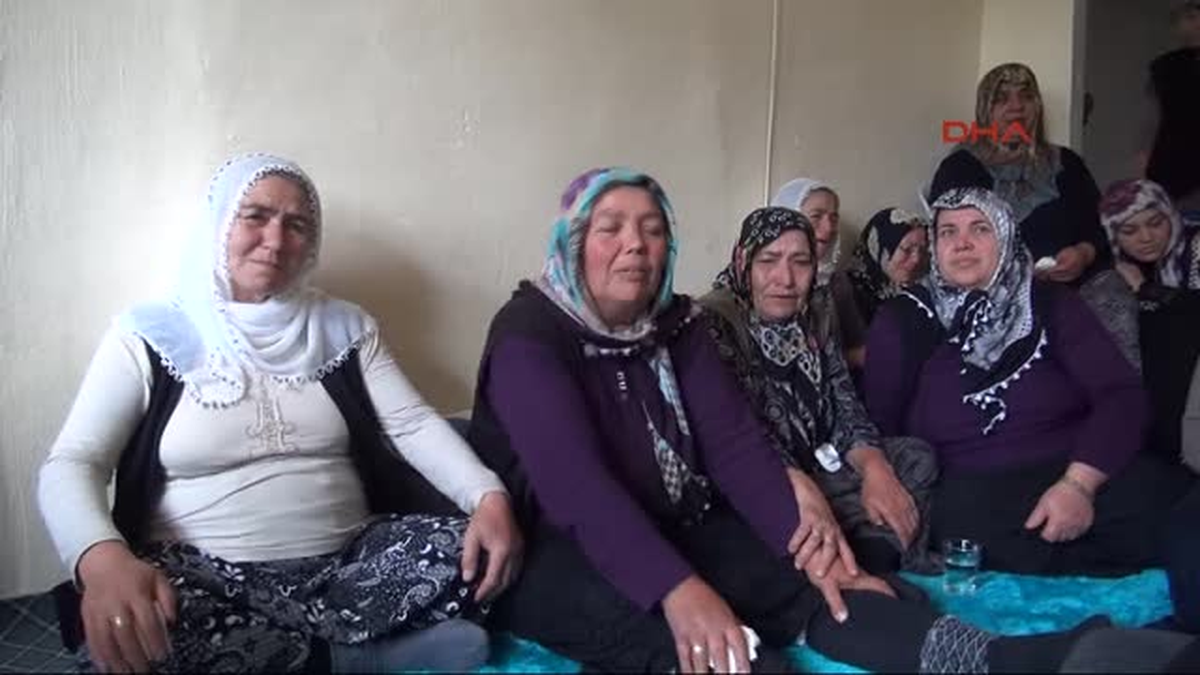Afganistan\'da Öldürülen Halil Gül\'ün Evinde Acılı Bekleyiş Sürüyor