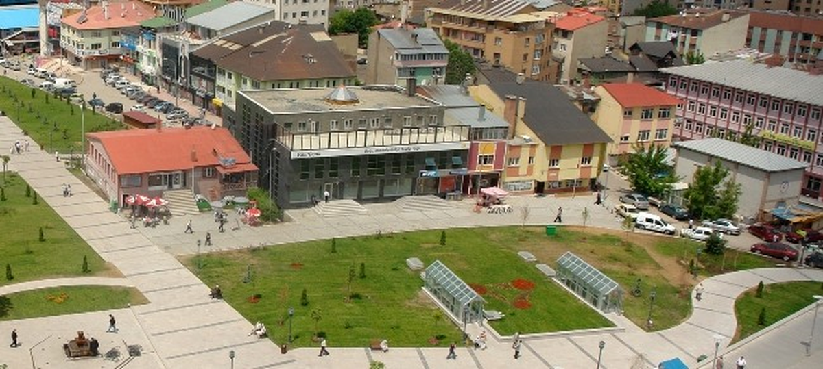 Ali Korkut, Kent Meydanını Büyütüyor