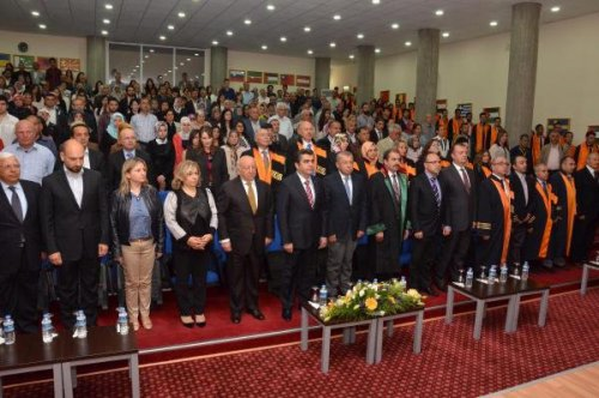 Genç Turizmciler Şed Kuşanıp Mezun Oldu