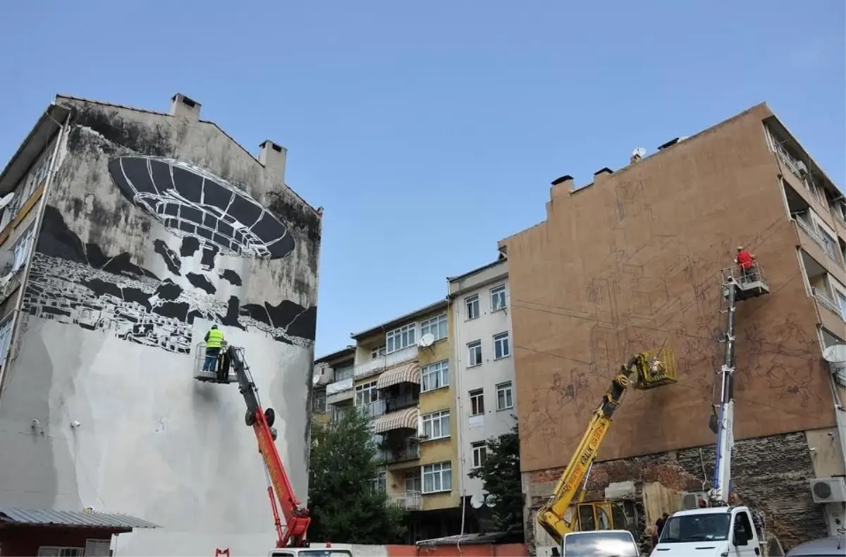 Kadıköy Duvarları Mural Sanatı ile Hayat Buluyor