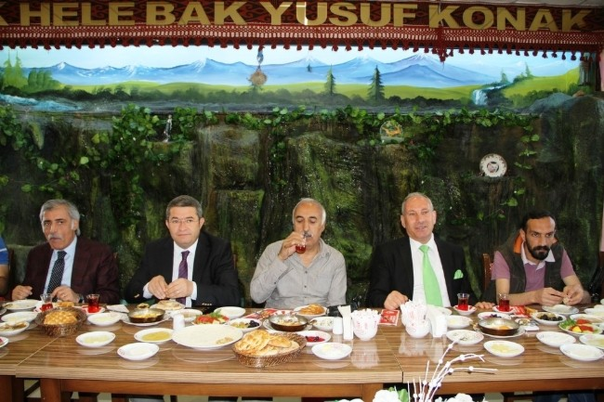 Kahvaltı İşletmecisi Konak\'tan Gazetecilere Teşekkür