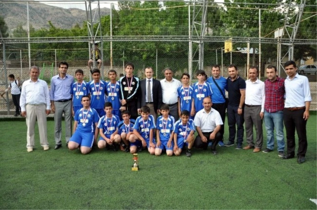 Okullar Arası Futbol Turnuvası Sona Erdi