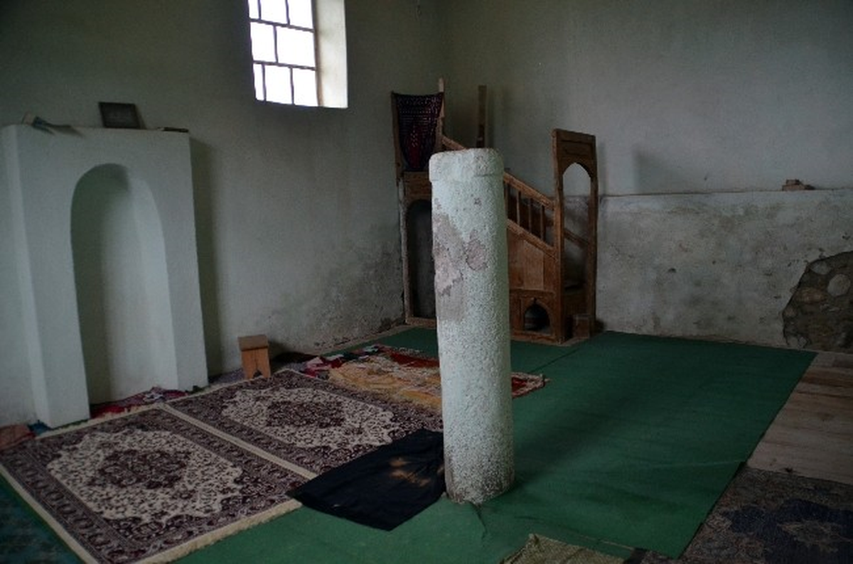 Define Avcıları Türbeyi ve Camiyi Talan Etti