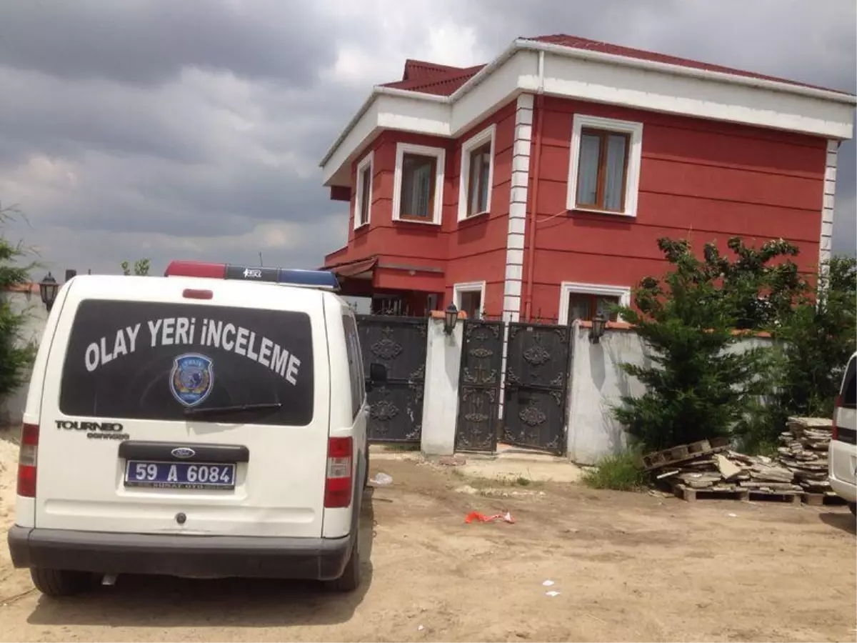 Tekirdağ\'da, 3 Ton Kaçak Rakı Ele Geçirildi