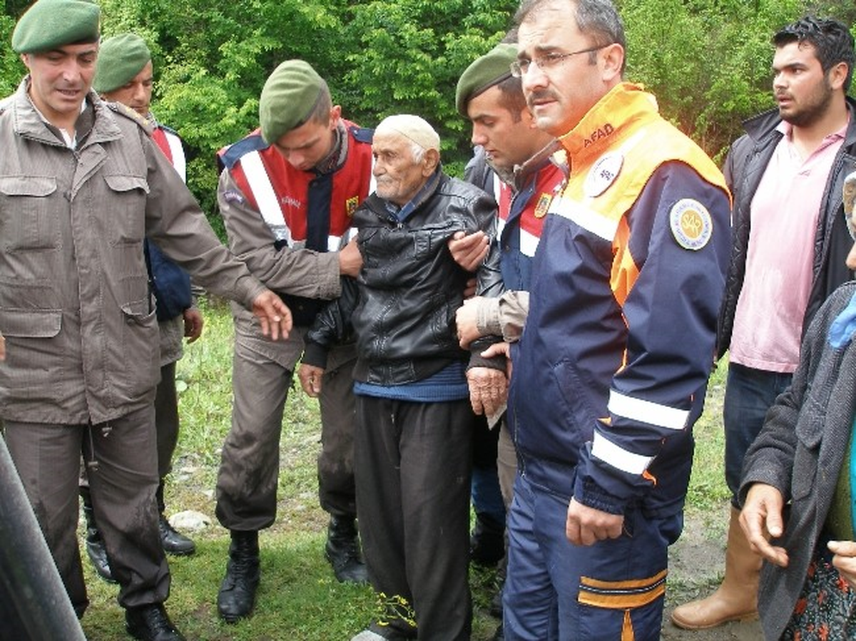Afad Ekibi Kayıp Yaşlı Adamı Buldu