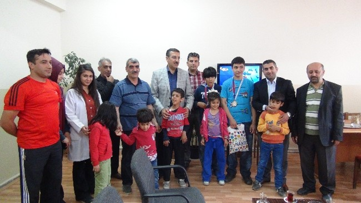 AK Parti\'den Oçem\'e Ziyaret