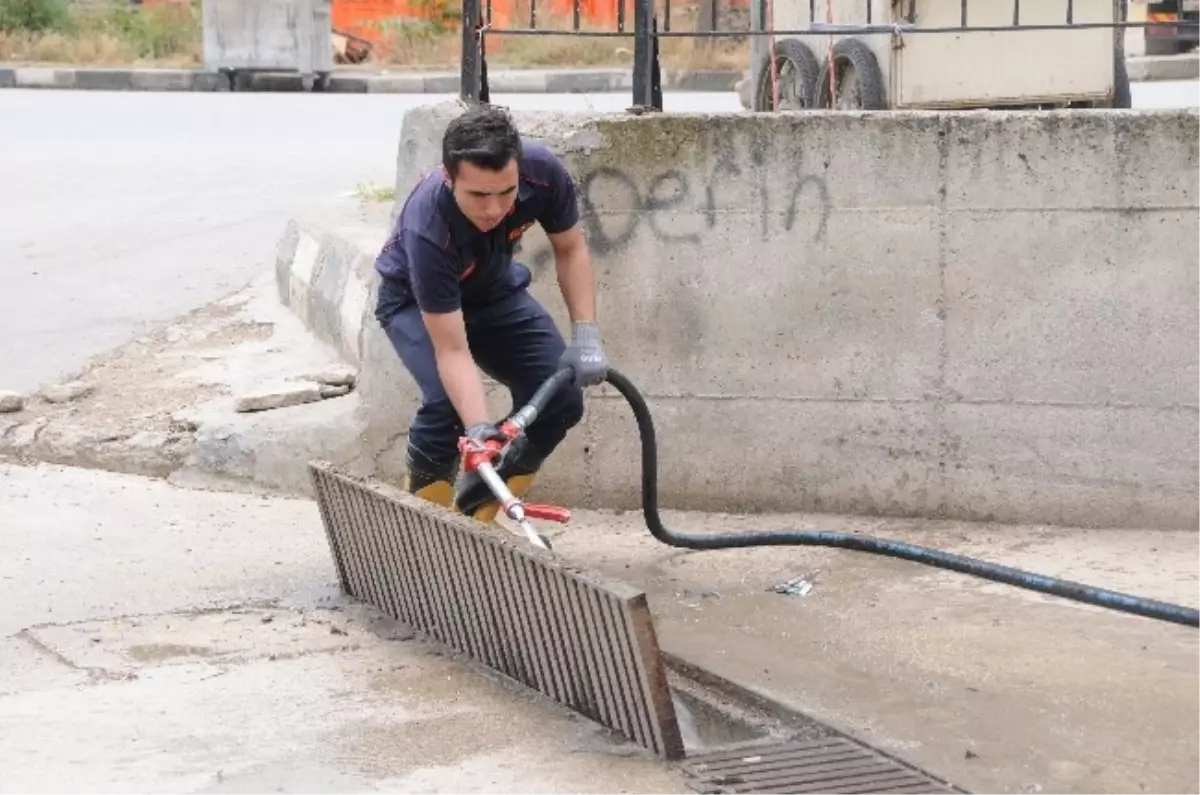 Manisa Büyükşehir Belediyesi Pazar Yerlerine El Attı