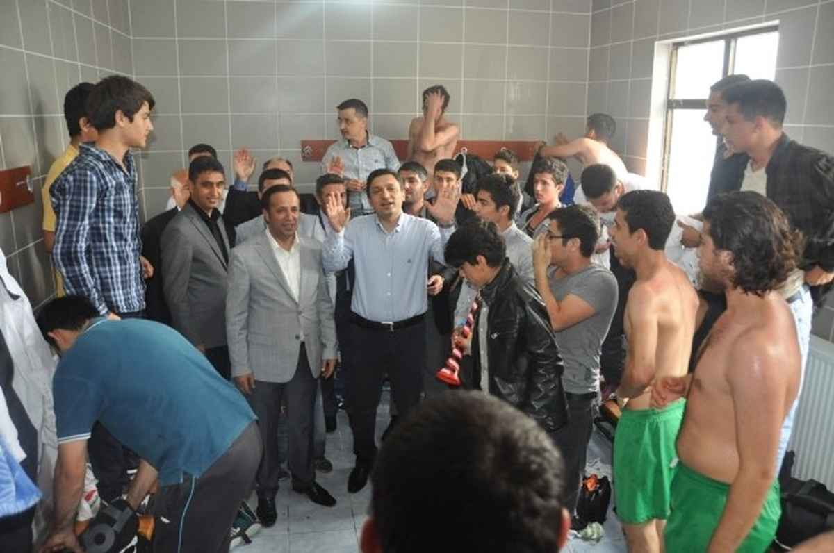 Dilovası Belediye Başkanı Toltar Şampiyon Tavşancıl\'ı Kutladı