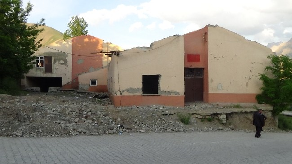 Hakkari\'ye Yeni Halk Eğitim Merkezi Binası Müjedesi