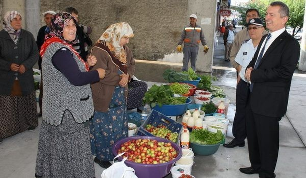 Kapalı Pazar Yeri Faaliyet\'e Geçti