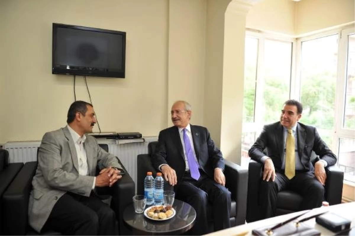 Kılıçdaroğlu, Mazlumder Genel Merkezini Ziyaret Etti