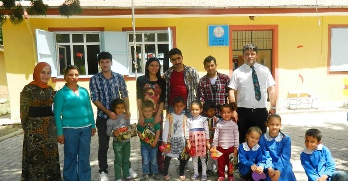Öğrencilerden Topluma Hizmet Uygulamaları