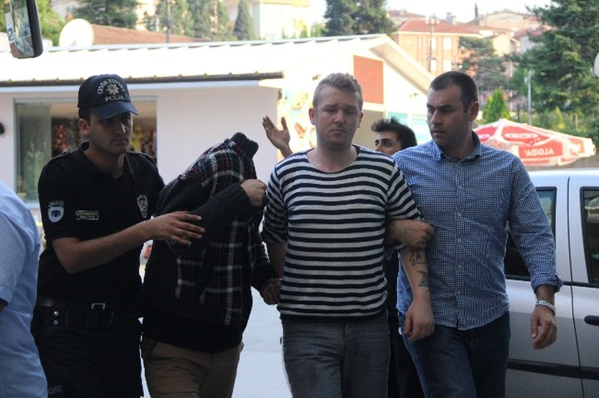 Sakarya Polisi Torbacıları Süpürdü