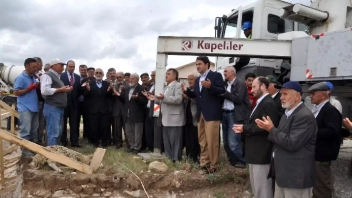 Seyitgazi\'de Yapılacak Yeni Caminin Temeli Atıldı