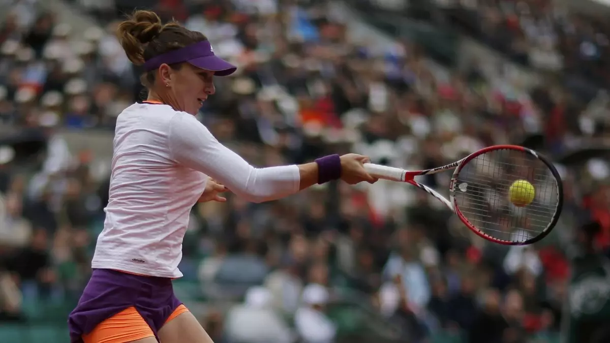 Simona Halep, Rus Rakibi Kuznetsova\'yı Yenerek Yarı Finale Yükselmeyi Başardı