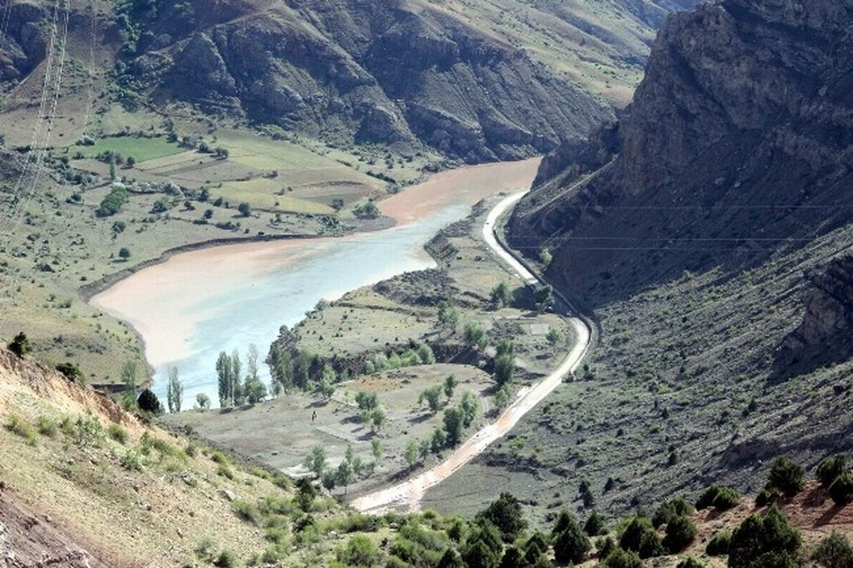 Sivas\'ta Yağan Yağmurda Menfeze Sığınan Kadın Sele Kapıldı