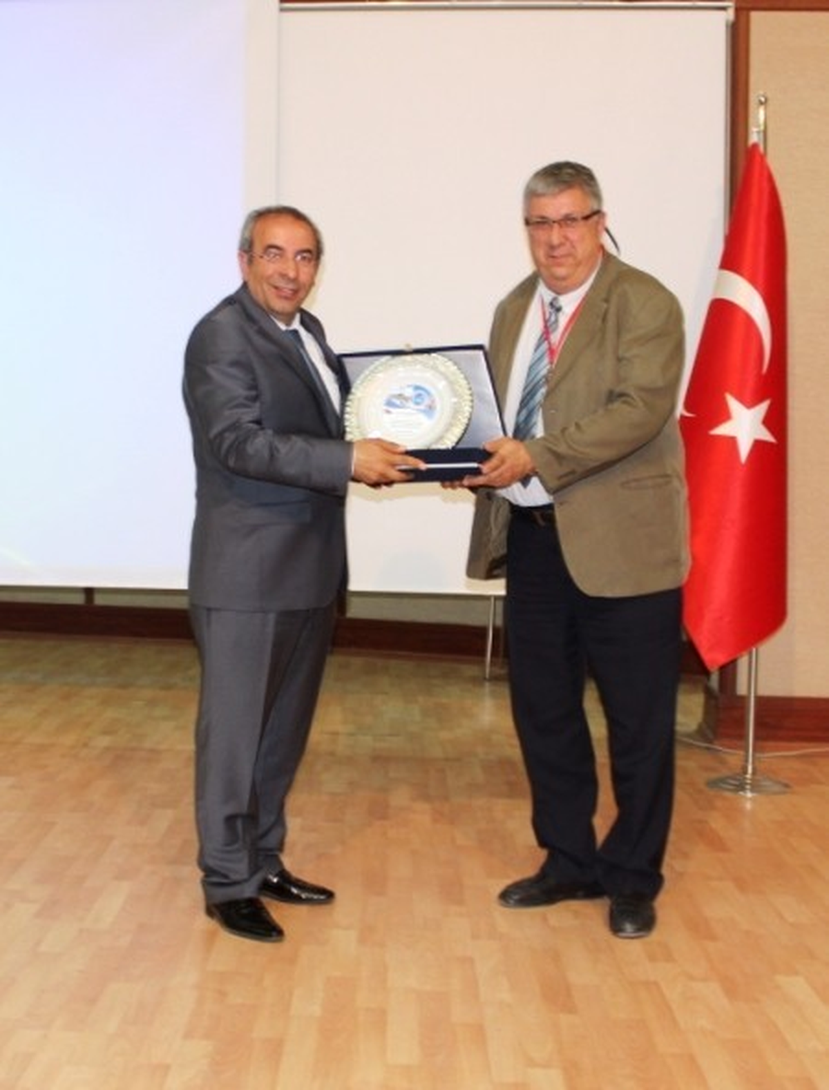Yyü\'de Uluslar Arası Çevre Sorunları Sempozyumu