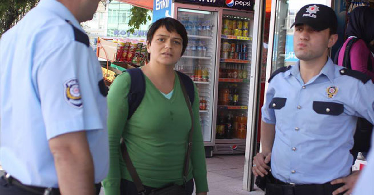 Boğazına Bıçak Saplanan Bigem, Güzelliğinin Kurbanı Oldu