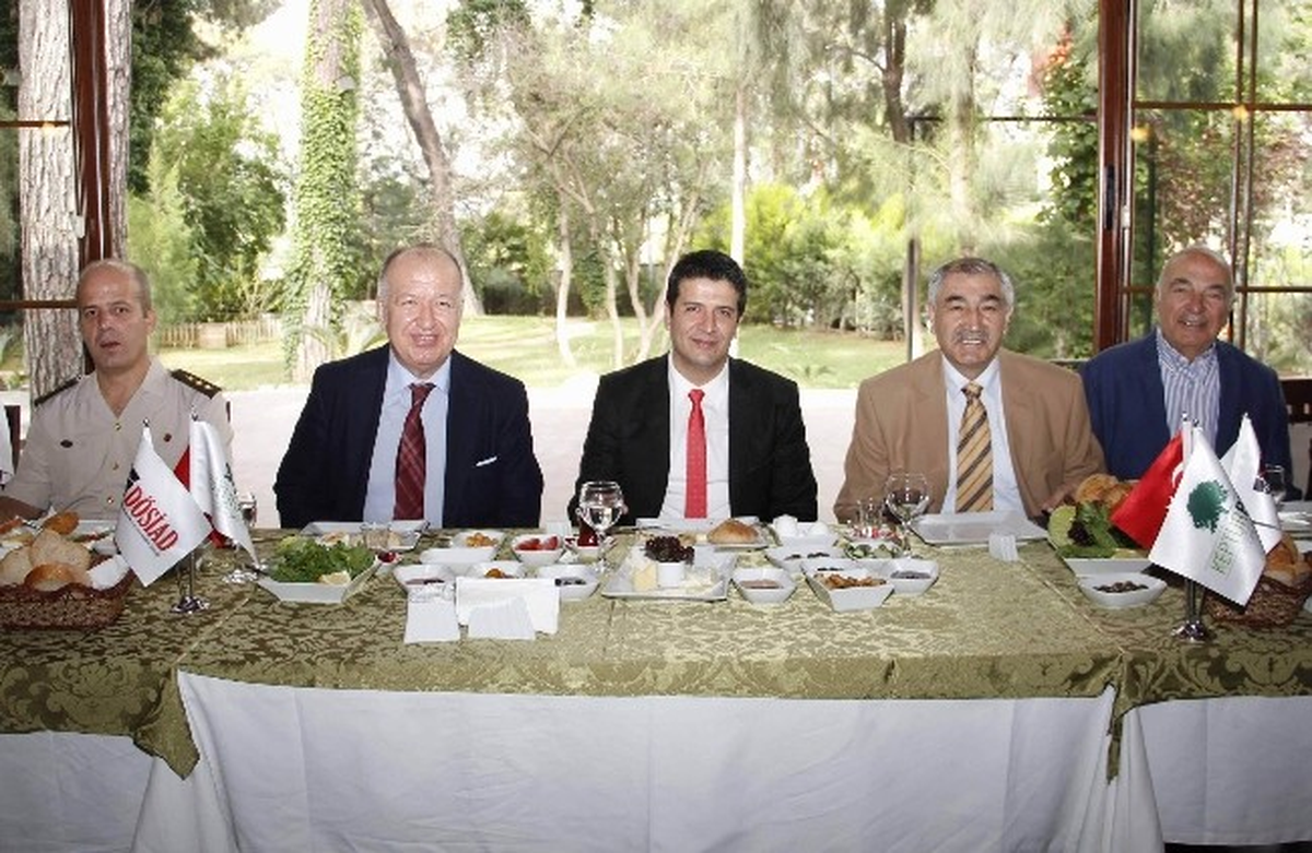 Döşemealtı Belediye Başkanı Genç, İşadamlarıyla Buluştu