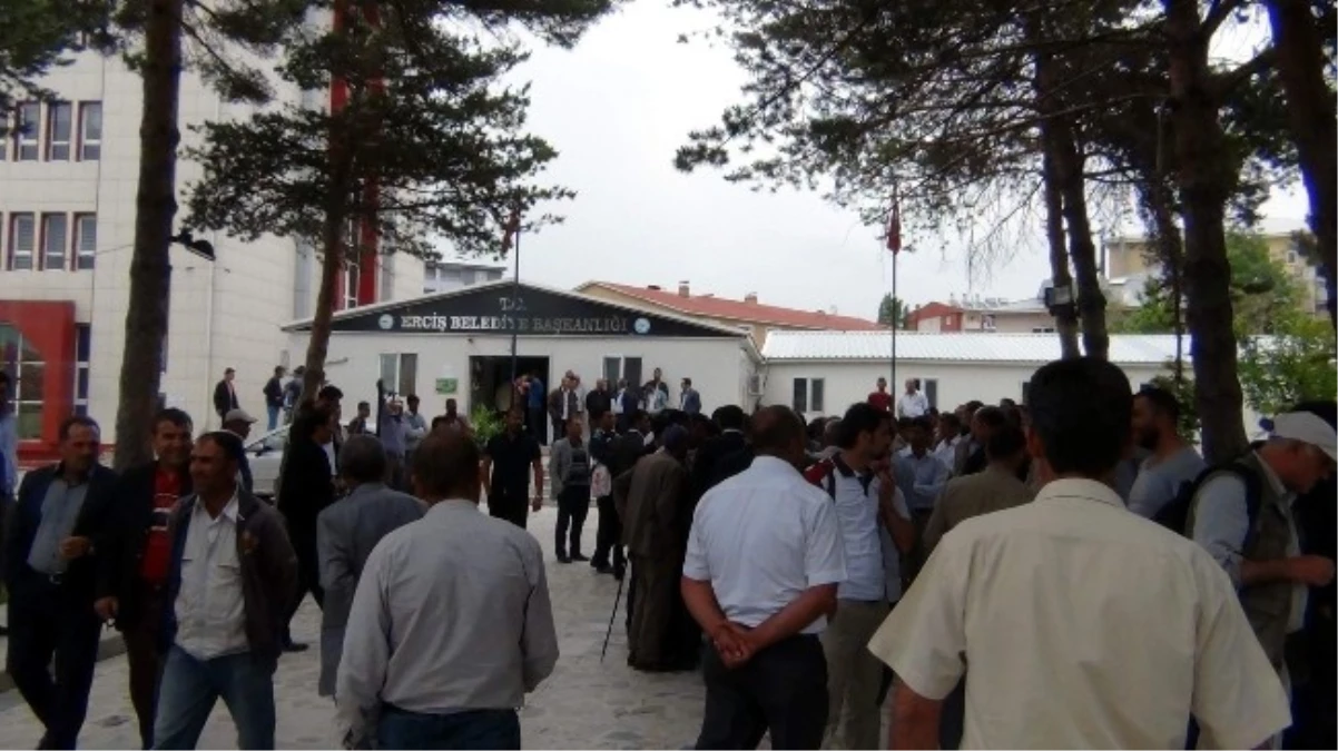 Erciş Belediyesi 160 Sözleşmeli Personelin İşine Son Verdi