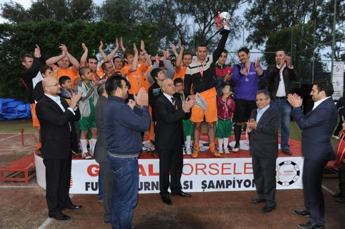 Kütahya\'da Geleneksel Futbol Turnuvası Sona Erdi