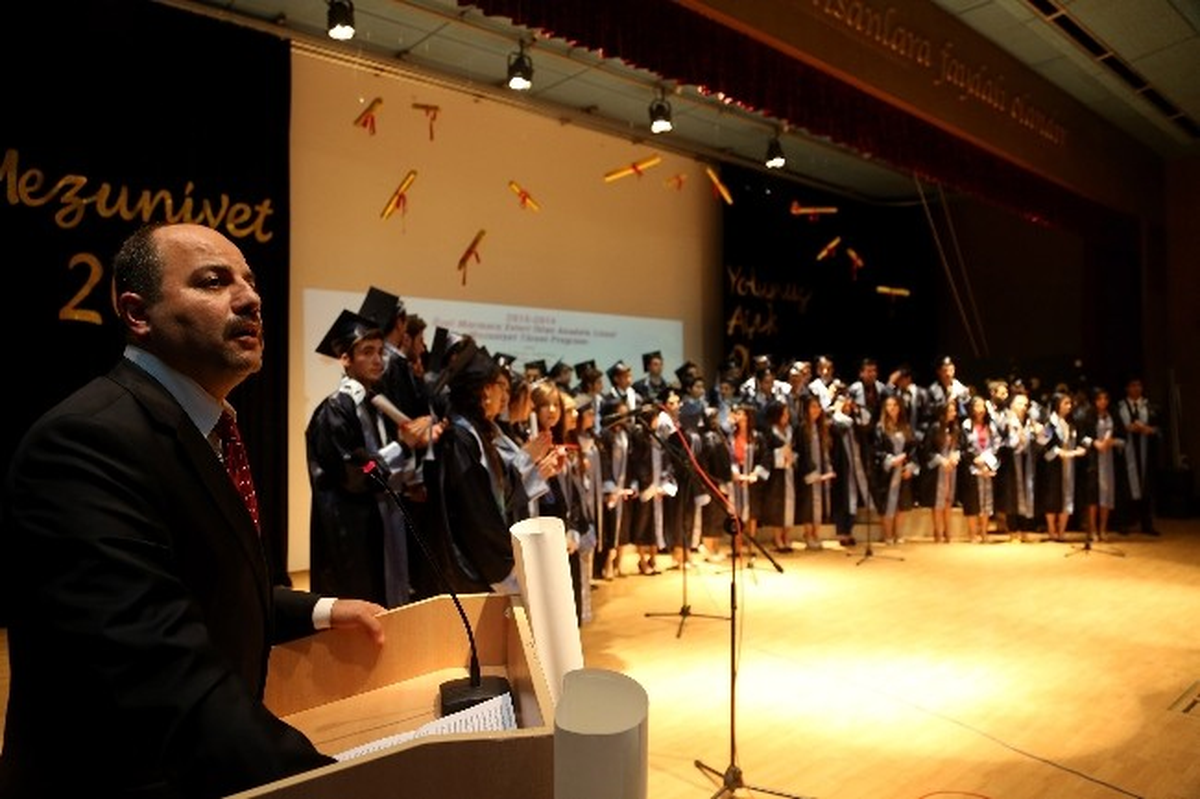İhlas Koleji, 2014\'ün İlk Mezunlarını Uğurladı