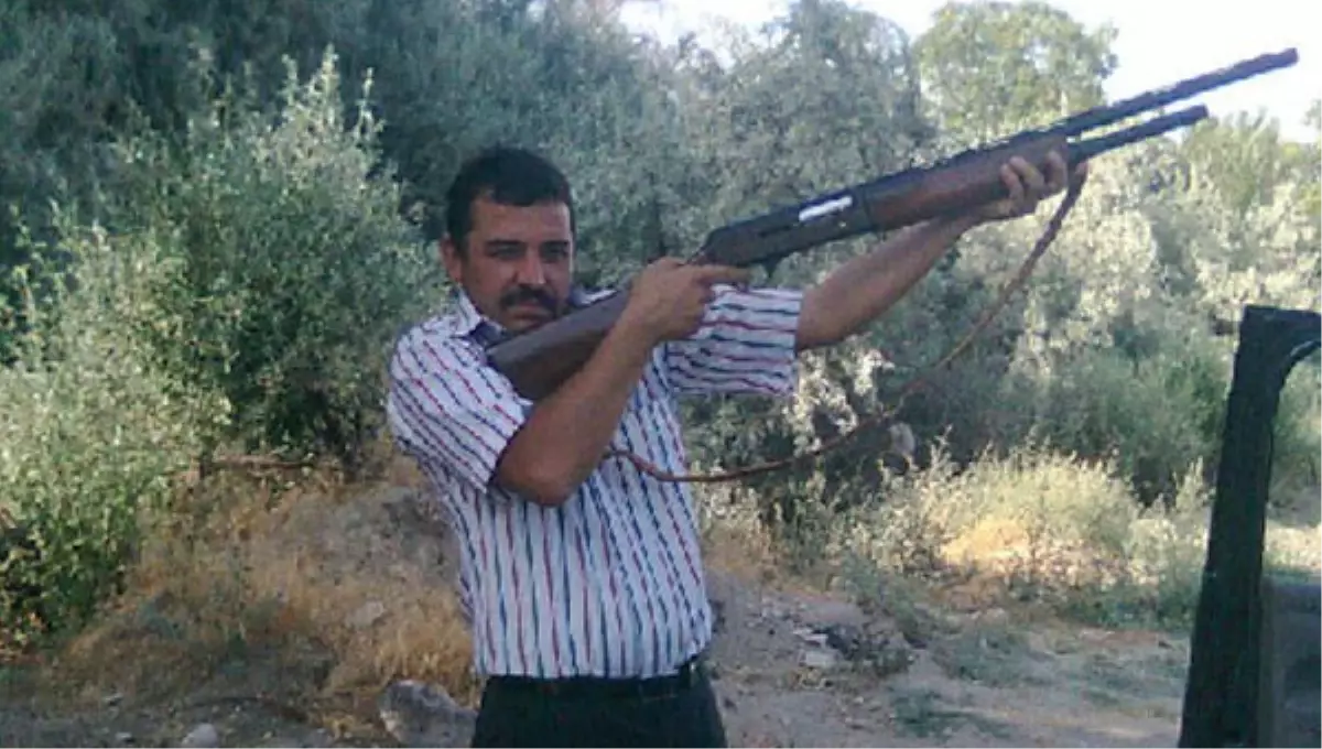 Kahvecinin Boğazını Kesip Cesedini Sokaga Attılar