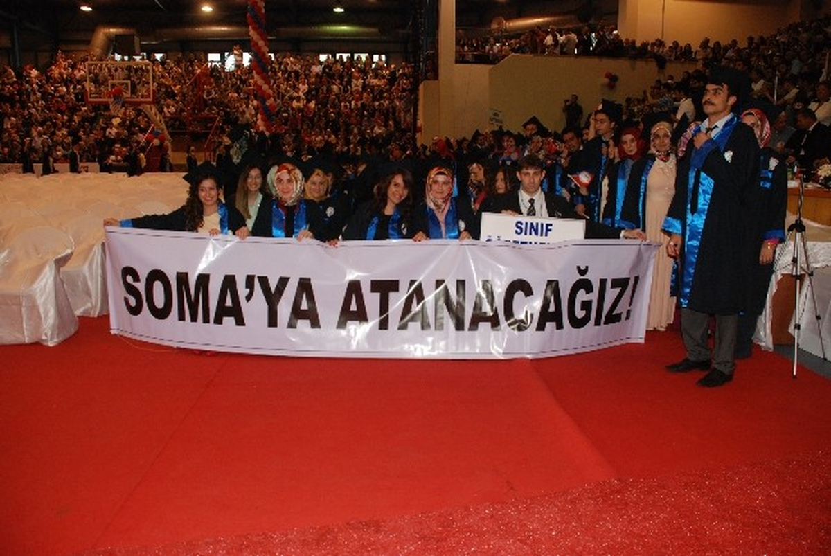 Mezun Olan Öğretmen Adayları Soma\'yı Unutmadı
