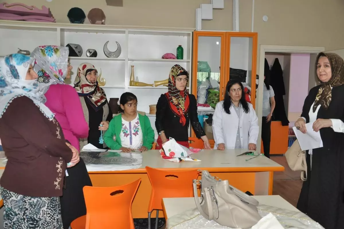 Muşlu Kadınlar Okuma Yazma Öğreniyor