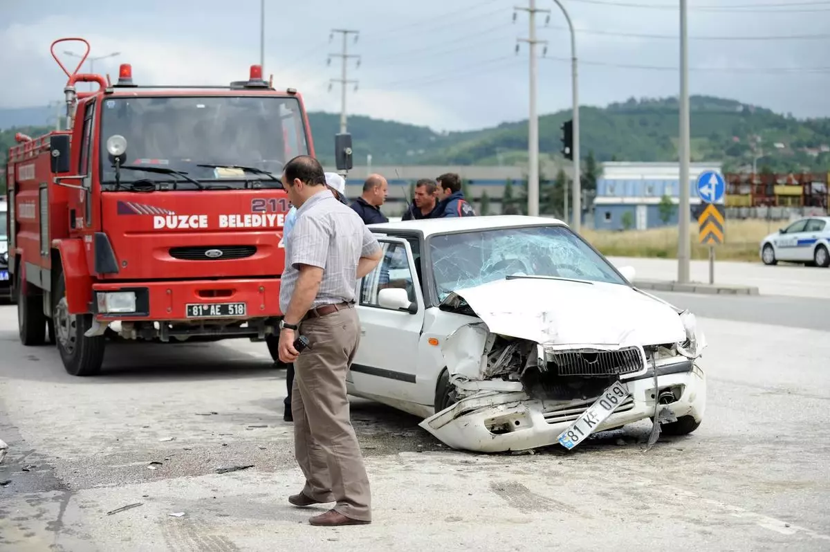 Yurtta Trafik Kazaları: 2 Ölü, 3 Yaralı